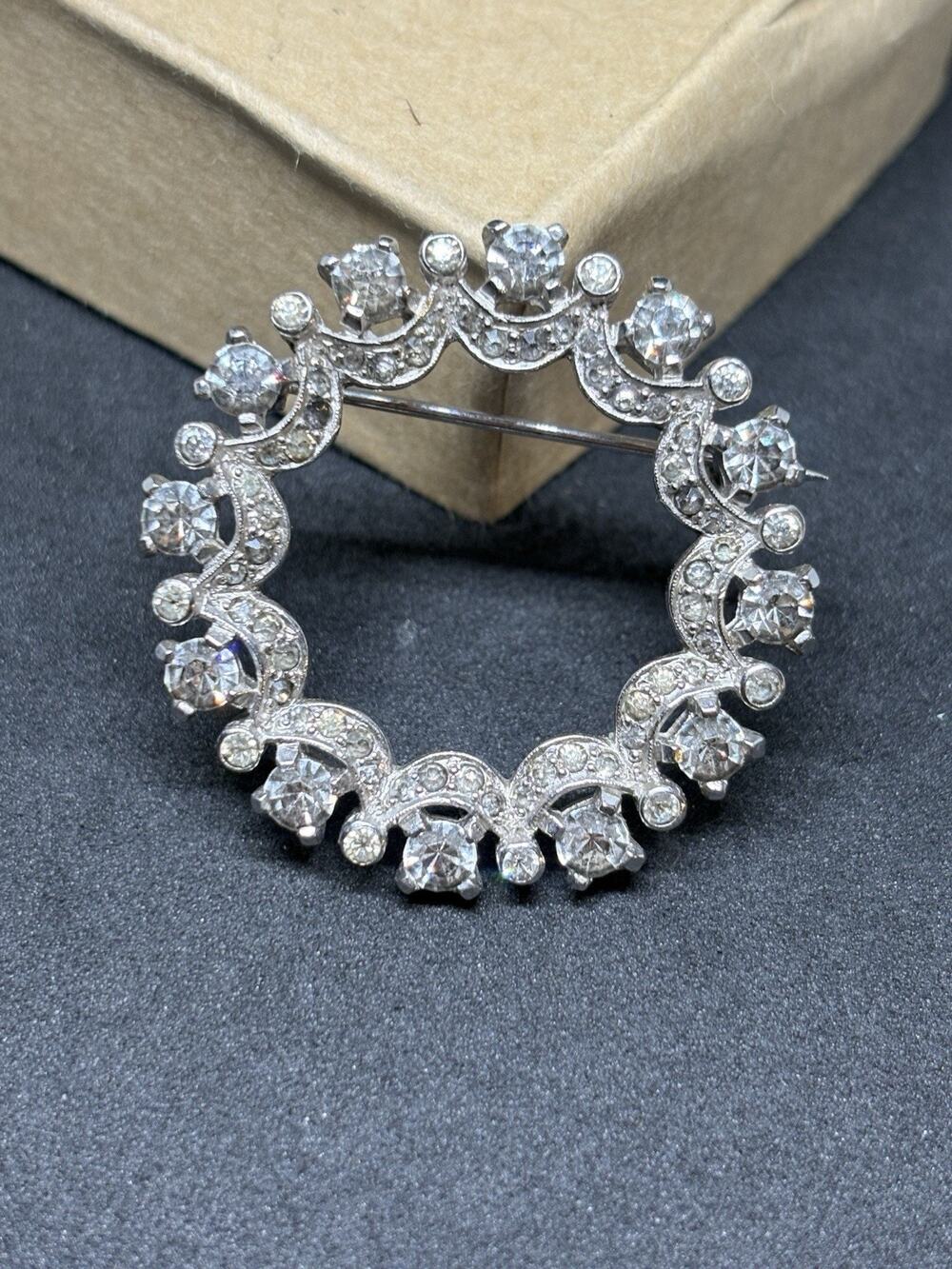 Vintage Costume Signed Mazer Clear Rhinestone Flower Floral Wreath Brooch Pin